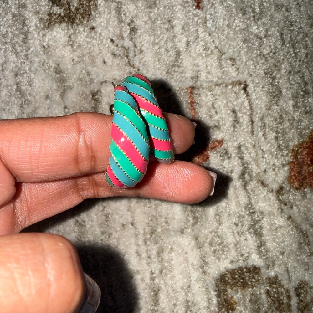 Vintage Colorful Striped Hoop Earrings - Picture 4 of 4